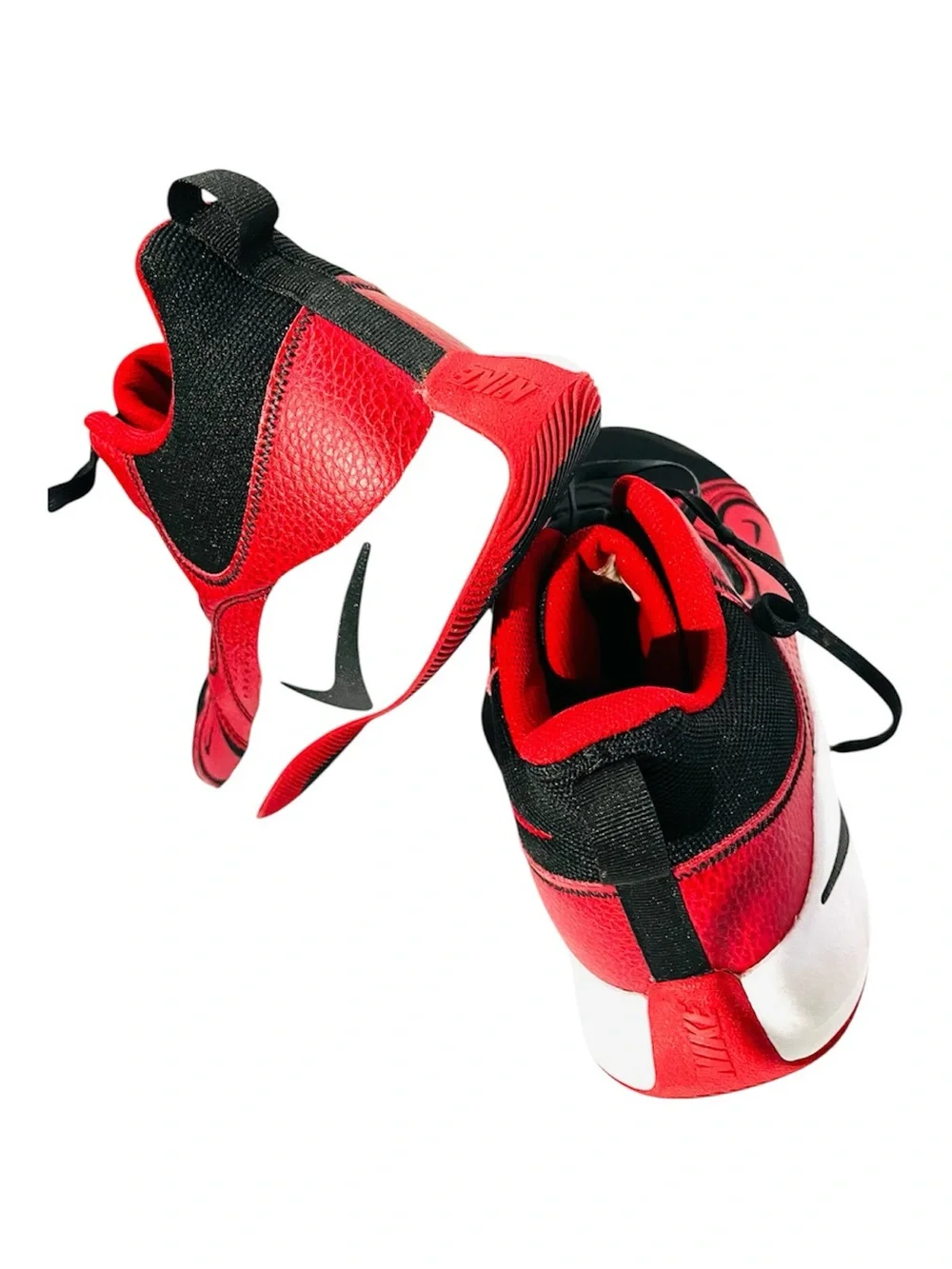 Nike Men’s FLY BY 2 Mid Low-Top Basketball  Shoes.  Black& Red.      SIZE 11 - Picture 9 of 10